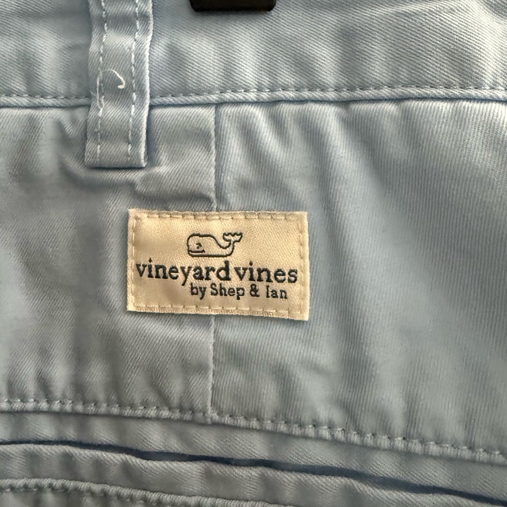 Vineyard Vines On-The-Go Performance Shorts in Blue Size 42 - Picture 3 of 7